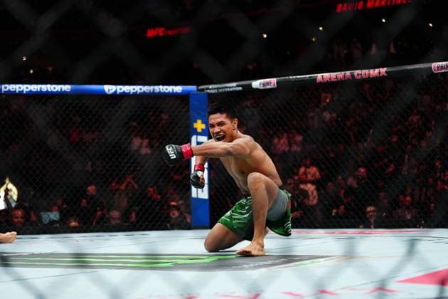 March 29, 2025, Mexico City, Mexico, Las Vegas, Nv, United States: David Martinez and Saimon Oliveira meet in the octagon for a 3-round bout at UFC Fight Night - Moreno vs Erceg at Arena CDMX on March 29, 2025 in Mexico City, Mexico ( PxImages) Mexico City, Mexico United States - ZUMAp175 20250329_zsa_p175_470 Copyright: xLouisxGrassex