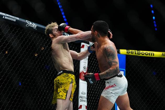 March 29, 2025, Mexico City, Mexico, Las Vegas, Nv, United States: Christian Rodriguez and Melquizael Costa meet in the octagon for a 3-round bout at UFC Fight Night - Moreno vs Erceg at Arena CDMX on March 29, 2025 in Mexico City, Mexico ( PxImages) Mexico City, Mexico United States - ZUMAp175 20250329_zsa_p175_134 Copyright: xLouisxGrassex