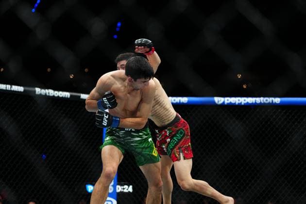 March 29, 2025, Mexico City, Mexico, Las Vegas, Nv, United States: Brandon Moreno and Steve Erceg meet in the octagon for a 5-round bout at UFC Fight Night - Moreno vs Erceg at Arena CDMX on March 29, 2025 in Mexico City, Mexico ( PxImages) Mexico City, Mexico United States - ZUMAp175 20250329_zsa_p175_553 Copyright: xLouisxGrassex