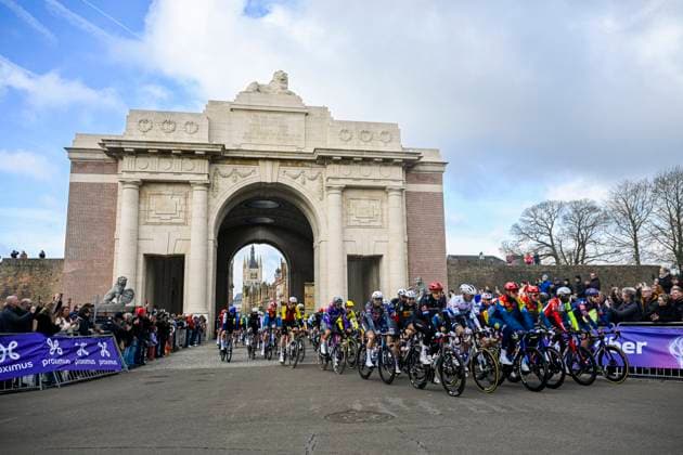 Gent - Wevelgem in Flanders Fields 2025 WEVELGEM, BELGIUM - MARCH 30 : Illustration picture of the start of the race at the Menenpoort pictured during 87th edition of the UCI World Tour Gent - Wevelgem in Flanders Fields cycling race for Men Elite with start in Ieper and finish in Wevelgem after 250 km on March 30, 2025 in Wevelgem, Belgium, 30 03 2025 ( Motordriver Guy De Vuyst - Wevelgem Belgium  Copyright: xNicoxVereeckenx