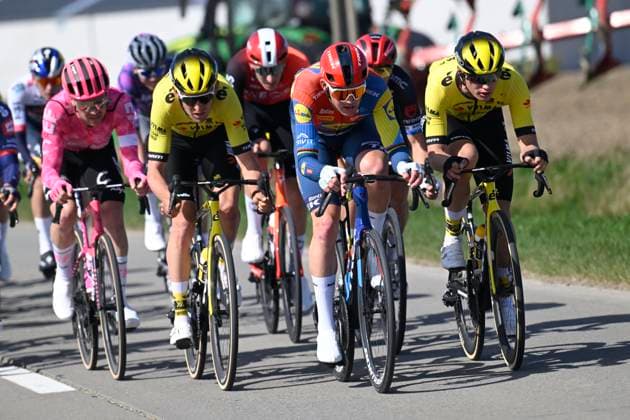 Gent - Wevelgem in Flanders Fields 2025 WEVELGEM, BELGIUM - MARCH 30 : Kooij Olav (NED) of Team Visma I Lease a Bike, Trentin Matteo (ITA) of Tudor Pro Cycling Team, Pedersen Mads (DEN) of Lidl - Trek in action pictured during 87th edition of the UCI World Tour Gent - Wevelgem in Flanders Fields cycling race for Men Elite with start in Ieper and finish in Wevelgem after 250 km on March 30, 2025 in Wevelgem, Belgium, 30 03 2025 ( Motordriver Guy De Vuyst - Wevelgem Belgium  Copyright: xNicoxVereeckenx