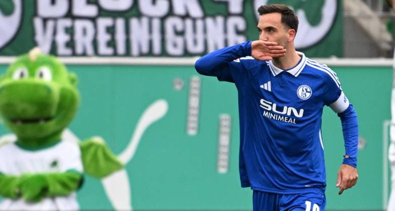 30 03 2025 Soccer Season 2024 2025 2 Soccer Bundesliga 27 Matchday SpVgg Greuther Fürth Kleeblatt FC Schalke 04 S04 Sportfoto Zink xwoxzix DFL regulations prohibit any use of photographs as image sequences and or quasi video only for editorial use Torjubel Jubel Freude nach Treffer Tor Torschuß zum 1 0 durch Kenan Karaman 19, FC Schalke 04 S04