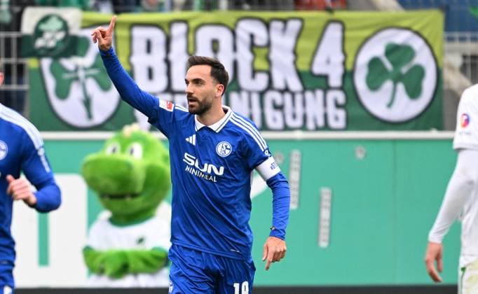 30 03 2025 Soccer Season 2024 2025 2 Soccer Bundesliga 27 Matchday SpVgg Greuther Fürth Kleeblatt FC Schalke 04 S04 Sportfoto Zink xwoxzix DFL regulations prohibit any use of photographs as image sequences and or quasi video only for editorial use Torjubel Jubel Freude nach Treffer Tor Torschuß zum 1 0 durch Kenan Karaman 19, FC Schalke 04 S04