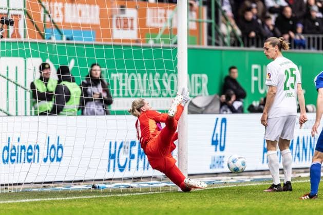 Soccer Men 2 Bundesliga 27 Matchday Season 2024 2025 SpvGG Greuther Fürth vs FC Schalke 04 30 03 2025 Parade 27 Loris Karius FC Schalke 04 DFL regulations prohibit any use of photographs as image sequences and or quasi video Fürth Sportpark Ronhof Thomas Sommer Bayern Germany