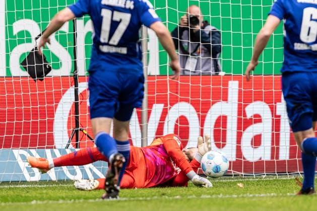 Soccer Men 2 Bundesliga 27 Matchday Season 2024 2025 SpvGG Greuther Fürth vs FC Schalke 04 30 03 2025 Parade 27 Loris Karius FC Schalke 04 DFL regulations prohibit any use of photographs as image sequences and or quasi video Fürth Sportpark Ronhof Thomas Sommer Bayern Germany