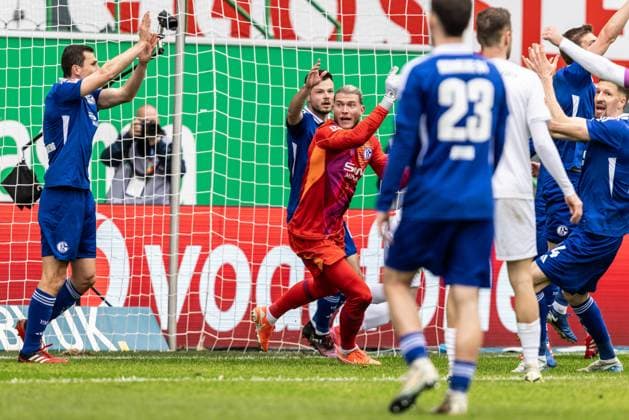 Soccer Men 2 Bundesliga 27 Matchday Season 2024 2025 SpvGG Greuther Fürth vs FC Schalke 04 30 03 2025 27 Loris Karius FC Schalke 04 DFL regulations prohibit any use of photographs as image sequences and or quasi video Fürth Sportpark Ronhof Thomas Sommer Bayern Germany