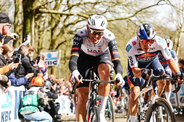 German Nils Politt of UAE Team Emirates pictured in action on the Kemmelberg during the men elite Gent-Wevelgem - In Flanders Fields one day cycling race, 250.3 km from Ieper to Wevelgem, Sunday 30 March 2025. DAVIDxPINTENS  x117203407x