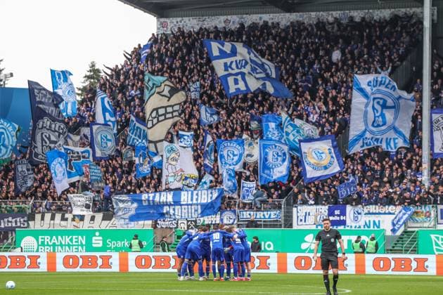 30 03 2025, Football, Season 2024 2025, 2 Bundesliga, Matchday 27, Greuther Fürth FC Schalke 04, Fans of FC Schalke 04 Fürth Sportpark am Ronhof Bayern Germany xRHR PHOTO TRx Copyright: TimxRehbein RHR-FOTOx RHR-FOTO TR