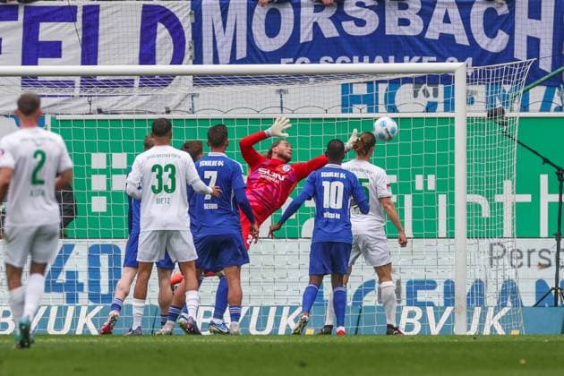 30 03 2025, Football, Season 2024 2025, 2 Bundesliga, Matchday 27, Greuther Fürth FC Schalke 04, Loris Karius FC Schalke 04 Fürth Sportpark am Ronhof Bayern Germany xRHR PHOTO TRx Copyright: TimxRehbein RHR-FOTOx RHR-FOTO TR