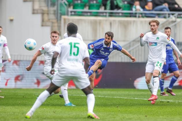 30 03 2025, Soccer, Season 2024 2025, 2 Bundesliga, Matchday 27, Greuther Fürth FC Schalke 04, Amin Younes FC Schalke 04 scores the goal to make it 3 - 2 Fürth Sportpark am Ronhof Bayern Germany xRHR PHOTO TRx Copyright: TimxRehbein RHR-FOTOx RHR-FOTO TR