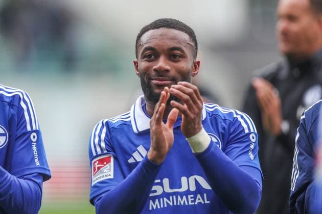 30 03 2025, Football, Season 2024 2025, 2 Bundesliga, Matchday 27, Greuther Fürth FC Schalke 04, Moussa Sylla FC Schalke 04 Fürth Sportpark am Ronhof Bayern Germany xRHR PHOTO TRx Copyright: TimxRehbein RHR-FOTOx RHR-FOTO TR