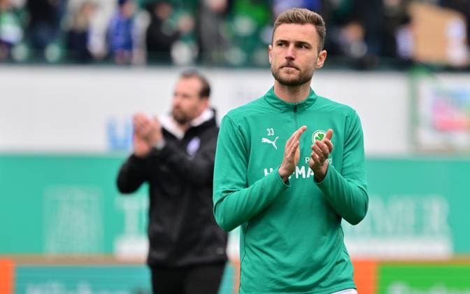 30 03 2025 Soccer Season 2024 2025 2 Soccer Bundesliga 27 Matchday SpVgg Greuther Fürth Kleeblatt FC Schalke 04 S04 Sportfoto Zink MeZi xmexzix DFL regulations prohibit any use of photographs as image sequences and or quasi video only for editorial use Dennis Srbeny 7, SpVgg Greuther Fürth disappointed Disappointment after the end of the match