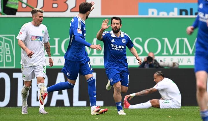 30 03 2025 Soccer Season 2024 2025 2 Soccer Bundesliga 27 Matchday SpVgg Greuther Fürth Kleeblatt FC Schalke 04 S04 Sportfoto Zink xwoxzix DFL regulations prohibit any use of photographs as image sequences and or quasi video only for editorial use Torjubel Jubel nach Treffer Tor Torschuß zum 3 2 durch Amin Younes 8, FC Schalke 04 S04