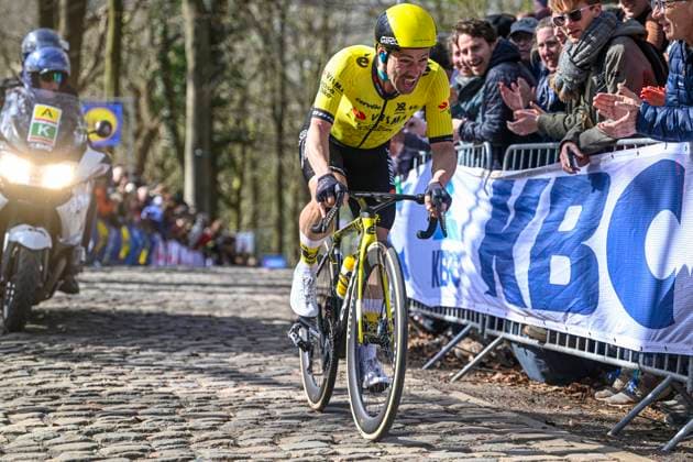 Gent - Wevelgem in Flanders Fields 2025 WEVELGEM, BELGIUM - MARCH 30 : Campenaerts Victor (BEL) of Team Visma I Lease a Bike in action pictured during 87th edition of the UCI World Tour Gent - Wevelgem in Flanders Fields cycling race for Men Elite with start in Ieper and finish in Wevelgem after 250 km on March 30, 2025 in Wevelgem, Belgium, 30 03 2025 ( Motordriver Guy De Vuyst - Wevelgem Belgium  Copyright: xNicoxVereeckenx