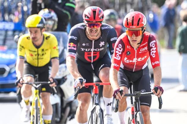 Gent - Wevelgem in Flanders Fields 2025 WEVELGEM, BELGIUM - MARCH 30 : Campenaerts Victor (BEL) of Team Visma I Lease a Bike, Livyns Arjen (BEL) of Lotto, Haller Marco (AUT) of Tudor Pro Cycling Team in action pictured during 87th edition of the UCI World Tour Gent - Wevelgem in Flanders Fields cycling race for Men Elite with start in Ieper and finish in Wevelgem after 250 km on March 30, 2025 in Wevelgem, Belgium, 30 03 2025 ( Motordriver Guy De Vuyst - Wevelgem Belgium  Copyright: xNicoxVereeckenx