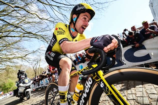 Belgian Victor Campenaerts of Team Visma-Lease a Bike pictured in action on the Kemmelberg during the men elite Gent-Wevelgem - In Flanders Fields one day cycling race, 250.3 km from Ieper to Wevelgem, Sunday 30 March 2025. DAVIDxPINTENS  x117226372x