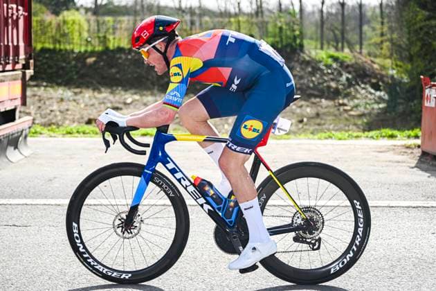 Gent - Wevelgem in Flanders Fields 2025 WEVELGEM, BELGIUM - MARCH 30 : Pedersen Mads (DEN) of Lidl - Trek alone up front pictured during 87th edition of the UCI World Tour Gent - Wevelgem in Flanders Fields cycling race for Men Elite with start in Ieper and finish in Wevelgem after 250 km on March 30, 2025 in Wevelgem, Belgium, 30 03 2025 ( Motordriver Guy De Vuyst - Wevelgem Belgium  Copyright: xNicoxVereeckenx