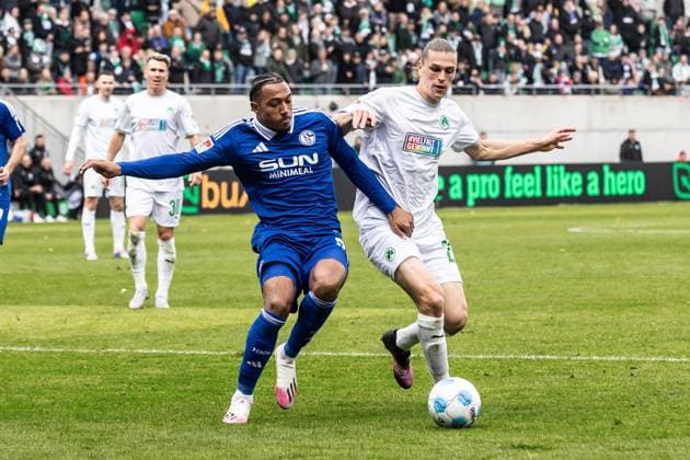 Soccer Men 2 Bundesliga 27 Matchday Season 2024 2025 SpvGG Greuther Fürth vs FC Schalke 04 30 03 2025 30 Anton Donkor FC Schalke 04 , 25 Noah Loosli SpVgg Greuther Fürth DFL regulations prohibit any use of photographs as image sequences and or quasi video Fürth Sportpark Ronhof Thomas Sommer Bayern Germany