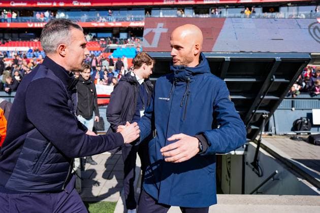 Eredivisie: Feyenoord v Go Ahead Eagles Rotterdam - Feyenoord coach Robin van Persie, Go Aheag Eagles coach Paul Simonis during the twenty-seventh round of the 2024 2025 Eredivisie season. The match is set between Feyenoord and Go Ahead Eagles at Stadion Feijenoord De Kuip on 30 March 2025 in Rotterdam, The Netherlands. Copyright: xYannickxVerhoevenx