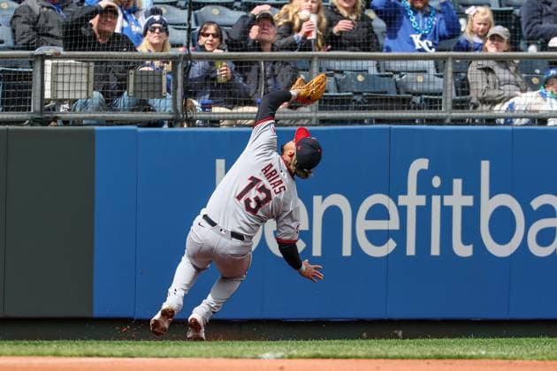 MLB, Baseball Herren, USA 2025: Guardians Vs Royals MAR 30 March 30, 2025: Cleveland Guardians third baseman Gabriel Arias (13) catches a fly ball for an out on Kansas City Royals third baseman Maikel Garcia (11), not shown, during the third inning of an MLB baseball game at Kauffman Stadium in Kansas City, MO. David Smith CSM (Credit Image: Â David Smith Cal Media) Kansas City Mo United States of America EDITORIAL USE ONLY Copyright: xx ZUMA-20250330_zma_c04_208.jpg DavidxSmithx csmphotothree371439