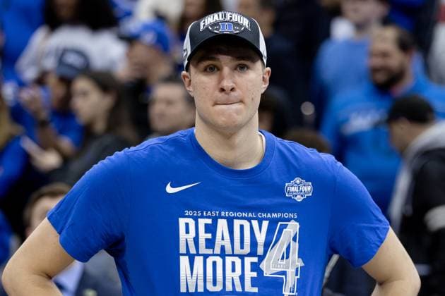 March 29, 2025, Newark, New Jersey, USA: COOPER FLAGG ( 2) of the Duke Blue Devils looks on after Duke s Elite Eight win at the Prudential Center. NCAA, College League, USA Basketball 2025: Duke 85:65 Alabama  - ZUMA 20250329_mda_l223_074 Copyright: xMatthewxLastx