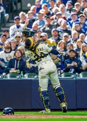 Milwaukee Brewers catcher William Contreras catches a pop foul ball hit by Kansas City Royals outfielder MJ Melendez in the fifth inning of the MLB, Baseball Herren, USA baseball game between the Kansas City Royals and the Milwaukee Brewers at American Family Field in Milwaukee, Wisconsin on Monday, March 31, 2025. The game is the Brewers 2025 season home opener.  MIL20250331821 TANNENxMAURY