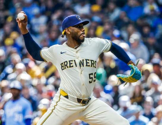 Milwaukee Brewers pitcher Elvis Peguero throws in the sixth inning of the MLB, Baseball Herren, USA baseball game between the Kansas City Royals and the Milwaukee Brewers at American Family Field in Milwaukee, Wisconsin on Monday, March 31, 2025. The game is the Brewers 2025 season home opener.  MIL20250331822 TANNENxMAURY
