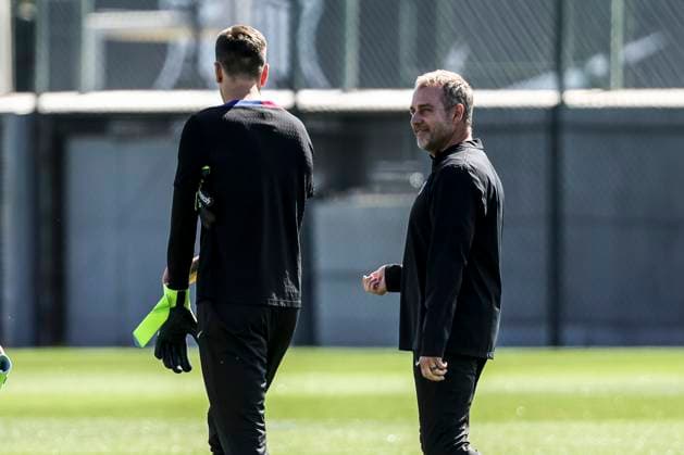 April 1, 2025, Sant Joan Despi, Barcelona, SPAIN: Wojciech Szczesny and Hansi Flick, head coach during the training day of FC Barcelona, Barca ahead the Spanish Cup, Copa del Rey football match against Atletico de Madrid at Ciudad Esportiva Joan Gamper on April 01, 2025 in Sant Joan Despi, Barcelona, Spain. Sant Joan Despi SPAIN - ZUMAa181 20250401_zaa_a181_012 Copyright: xJavierxBorregox