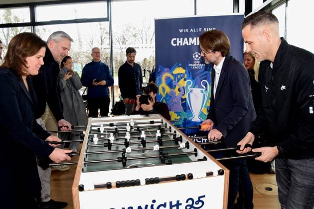 Verena Dietl Mayor Dietmar Hamann UEFA ambassador FC Bayern legend Florian Kraus Munich sports officer Chris Marks playing table soccer multiple table soccer world champion and Champions League winner Munich 01 04 2025 Coubertin in the Olympic Park, On 28 05 2025 the Champions Festival starts in the Olympic Park and the highlight of the supporting program around the final of the UEFA Champions League 2025 on 31 May in Munich