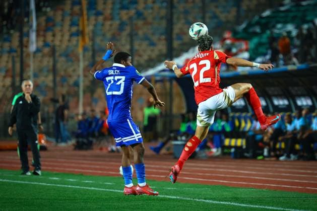 Al Ahly FC vs Al Hilal SC - TotalEnergies CAF Champions League - Quarter Final 1st Leg Emam Ashour trying to stop the ball in the Air in the match between Al Ahly FC vs Al Hilal SC in the 1st leg of the Quarter Final of Total Energies CAF Champions League on April 1, 2025 Cairo Cairo Egypt Copyright: xMohamedxTageldinx