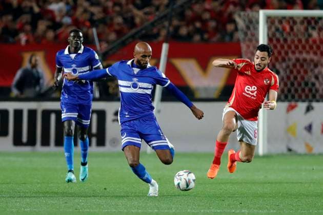 (250402) -- CAIRO, April 2, 2025 -- Salaheldin Adil (C) of Al-Hilal competes during the Confederation of African Football (CAF) Champions League quarterfinals football match between Al Ahly of Egypt and Al-Hilal of Sudan in Cairo, Egypt, on April 1, 2025. ) (SP)EGYPT-CAIRO-FOOTBALL-CAF CHAMPIONS LEAGUE-QUARTERFINALS AhmedxGomaa 