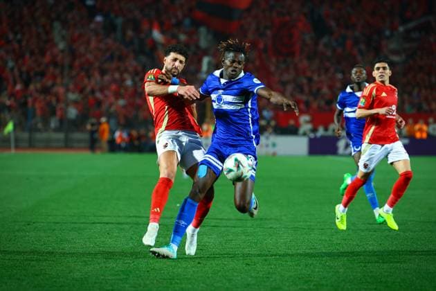 Al Ahly FC vs Al Hilal SC - TotalEnergies CAF Champions League - Quarter Final 1st Leg Ousmane Diouf pushing Wessam Abou Ali in the match between Al Ahly FC vs Al Hilal SC in the 1st leg of the Quarter Final of Total Energies CAF Champions League on April 1, 2025 Cairo Cairo Egypt Copyright: xMohamedxTageldinx