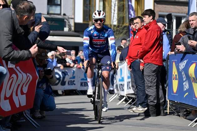 Dwars door Vlaanderen 2025 - Men Elite WAREGEM, BELGIUM - APRIL 02 : Lampaert Yves (BEL) of Soudal - Quick Step pictured during the 79th edition of the UCI World Tour Dwars door Vlaanderen Men Elite cycling race with start in Roeselare and finish in Waregem after 184,2 km on April 2, 2025 in Waregem, Belgium, 02 04 2025 ( motor drive Kenny Verfaillie - Waregem Belgium  Copyright: xJanxDexMeuleneirx