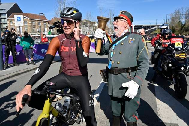Sport Bilder des Tages Dwars door Vlaanderen 2025 - Men Elite WAREGEM, BELGIUM - APRIL 02 : Wallays Jelle pictured during the 79th edition of the UCI World Tour Dwars door Vlaanderen Men Elite cycling race with start in Roeselare and finish in Waregem after 184,2 km on April 2, 2025 in Waregem, Belgium, 02 04 2025 ( motor drive Kenny Verfaillie - Waregem Belgium  Copyright: xJanxDexMeuleneirx