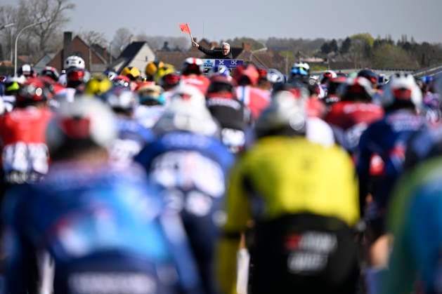 Dwars door Vlaanderen 2025 - Men Elite WAREGEM, BELGIUM - APRIL 02 : Race director Scott Sunderland pictured during the 79th edition of the UCI World Tour Dwars door Vlaanderen Men Elite cycling race with start in Roeselare and finish in Waregem after 184,2 km on April 2, 2025 in Waregem, Belgium, 02 04 2025 ( motor drive Kenny Verfaillie - Waregem Belgium  Copyright: xJanxDexMeuleneirx