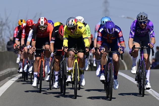 Belgian Wout van Aert of Team Visma-Lease a Bike pictured in action during the men elite race of the Dwars Door Vlaanderen cycling event, 184,2km from Roeselare to Waregem, Wednesday 02 April 2025. DIRKxWAEM  x118262665x