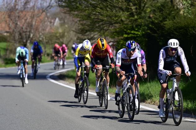 Australian Sam Welsford of RedBull-BORA-hansgrohe (2R) pictured in action during the men elite race of the Dwars Door Vlaanderen cycling event, 184,2km from Roeselare to Waregem, Wednesday 02 April 2025. DIRKxWAEM  x118265410x