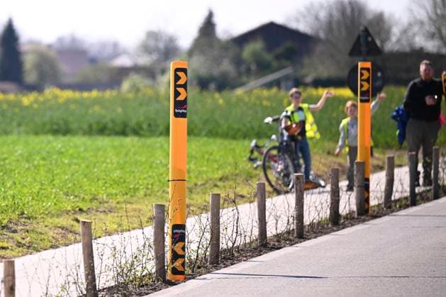 Dwars door Vlaanderen 2025 - Women Elite WAREGEM, BELGIUM - APRIL 02 : illustrative picture showing the Boplan safety measurements during the Women Elite UCI 1.Pro Flanders Classics Dwars door Vlaanderen Women cycling race with start in Waregem and finish in Waregem (128,5 km) on April 02, 2025 in Waregem, Belgium, 02 04 2025 ( Motordriver Tom Van De Maele & Waregem Belgium  Copyright: xTomasxSiskx
