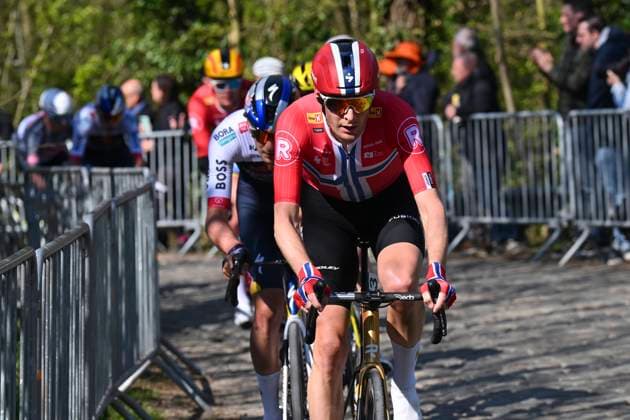 Dwars door Vlaanderen 2025 - Men Elite WAREGEM, BELGIUM - APRIL 02 : Hoelgaard Markus (NOR) of Uno-X Mobility pictured during the 79th edition of the UCI World Tour Dwars door Vlaanderen Men Elite cycling race with start in Roeselare and finish in Waregem after 184,2 km on April 2, 2025 in Waregem, Belgium, 02 04 2025 ( motor drive Kenny Verfaillie - Waregem Belgium  Copyright: xTimxDexWaelex xPoolx