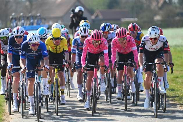 Dwars door Vlaanderen 2025 - Men Elite WAREGEM, BELGIUM - APRIL 02 : Kung Stefan (SUI) of Groupama - FDJ pictured during the 79th edition of the UCI World Tour Dwars door Vlaanderen Men Elite cycling race with start in Roeselare and finish in Waregem after 184,2 km on April 2, 2025 in Waregem, Belgium, 02 04 2025 ( motor drive Kenny Verfaillie - Waregem Belgium  Copyright: xTimxDexWaelex xPoolx