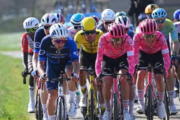 Dwars door Vlaanderen 2025 - Men Elite WAREGEM, BELGIUM - APRIL 02 : Madouas Valentin (FRA) of Groupama - FDJ pictured during the 79th edition of the UCI World Tour Dwars door Vlaanderen Men Elite cycling race with start in Roeselare and finish in Waregem after 184,2 km on April 2, 2025 in Waregem, Belgium, 02 04 2025 ( motor drive Kenny Verfaillie - Waregem Belgium  Copyright: xTimxDexWaelex xPoolx