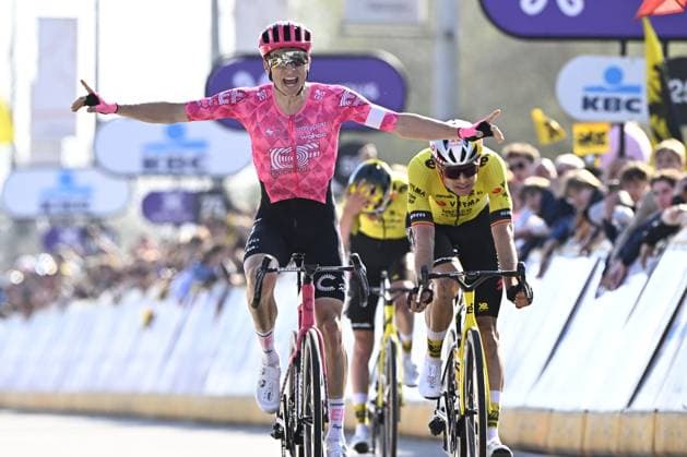 American Neilson Powless of EF Education-EasyPost wins ahead of Belgian Wout van Aert of Team Visma-Lease a Bike and Belgian Tiesj Benoot of Team Visma-Lease a Bike in the men elite race of the Dwars Door Vlaanderen cycling event, 184,2km from Roeselare to Waregem, Wednesday 02 April 2025. JASPERxJACOBS  x118316064x