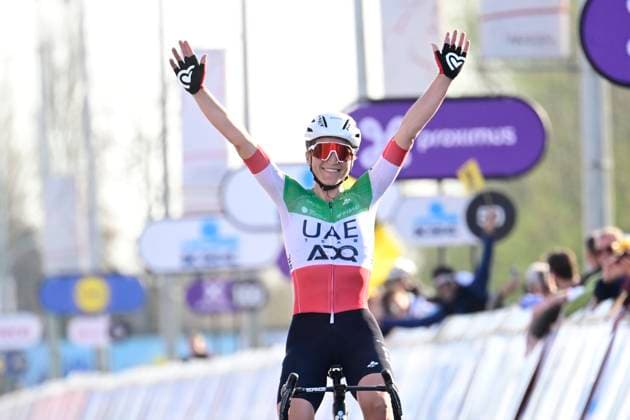 Dwars door Vlaanderen 2025 - Women Elite WAREGEM, BELGIUM - APRIL 02 : Longo Borghini Elisa (ITA) of UAE Team ADQ wins pictured during the 14th edition of the UCI Women s World Tour Dwars door Vlaanderen Women Elite cycling race with start and finish in Waregem after 128,5 km on April 2, 2025 in Waregem, Belgium, 02 04 2025 ( motor driver - Waregem Belgium  Copyright: xPeterxDexVoechtx