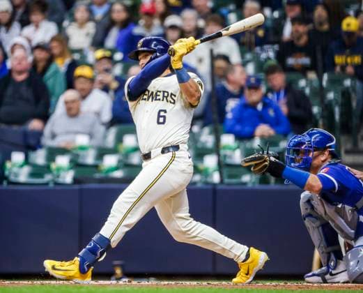 Milwaukee Brewers outfielder Isaac Collins hits a double in the second inning of the MLB, Baseball Herren, USA baseball game between the Kansas City Royals and the Milwaukee Brewers at American Family Field in Milwaukee, Wisconsin on Wednesday, April 02, 2025.  MIL20250402804 TANNENxMAURY