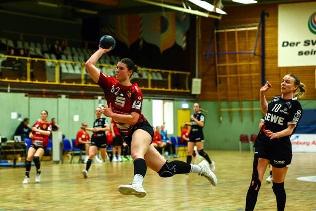 Handball I Women I Season 2024 2025 I 3 Liga Nord I 17 Matchday I SV Henstedt Ulzburg Frankfurter HC I 01 04 2025 Adele Kasper 62, Frankfurter HC Katharina Rahn 10, SV Henstedt Ulzburg Henstedt Ulzburg Schulzentrum Maurepassstr Schleswig Holstein Germany Copyright: xLobeca RalfxHomburgx