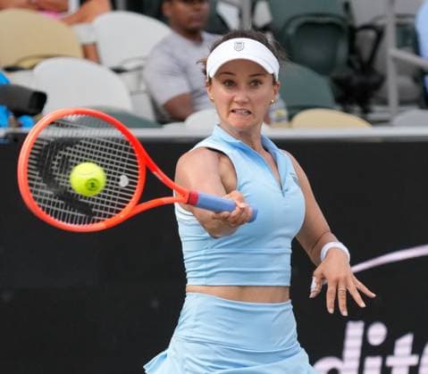 TENNIS 2025: Credit One Charleston Open APRIL 02 April 2, 2025: Lauren Davis (USA) loses to Daria Kasatkina (RUS) 6-1 6-1, at the Credit One Charleston Open being played at in Charleston, South Carolina, {USA} ÂLeslie Billman Tennisclix{ (Credit Image: Leslie Billman Cal Media) Charleston South Carolina USA EDITORIAL USE ONLY Copyright: xx ZUMA-20250402_zma_c04_008.jpg LesliexBillmanx csmphotothree372040