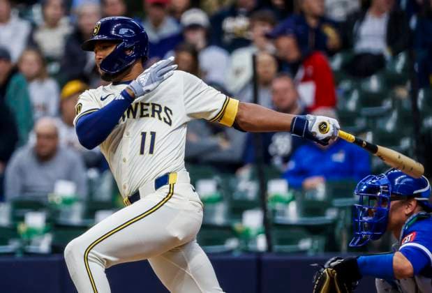 Milwaukee Brewers designated hitter Jackson Chourio hits a single in the fifth inning of the MLB, Baseball Herren, USA baseball game between the Kansas City Royals and the Milwaukee Brewers at American Family Field in Milwaukee, Wisconsin on Wednesday, April 02, 2025.  MIL20250402813 TANNENxMAURY