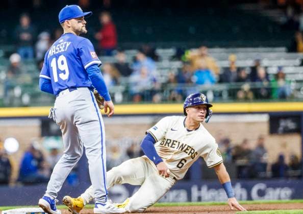 Milwaukee Brewers outfielder Isaac Collins (R) steals second base on Kansas City Royals second baseman Michael Massey (L) in the fifth inning of the MLB, Baseball Herren, USA baseball game between the Kansas City Royals and the Milwaukee Brewers at American Family Field in Milwaukee, Wisconsin on Wednesday, April 02, 2025.  MIL20250402815 TANNENxMAURY