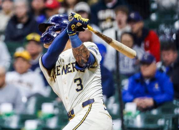 Milwaukee Brewers third baseman Joey Ortiz hits a double in the seventh inning of the MLB, Baseball Herren, USA baseball game between the Kansas City Royals and the Milwaukee Brewers at American Family Field in Milwaukee, Wisconsin on Wednesday, April 02, 2025.  MIL20250402819 TANNENxMAURY