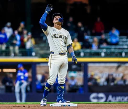 Milwaukee Brewers third baseman Joey Ortiz reacts after hitting a double in the seventh inning of the MLB, Baseball Herren, USA baseball game between the Kansas City Royals and the Milwaukee Brewers at American Family Field in Milwaukee, Wisconsin on Wednesday, April 02, 2025.  MIL20250402821 TANNENxMAURY